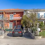 Tinka, No 1 3* Starigrad Paklenica