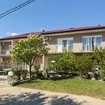 Tinka, No 1 Guest house Starigrad Paklenica