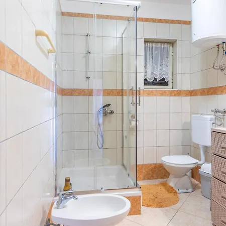 Apartment Tinka, No 1 Starigrad Paklenica