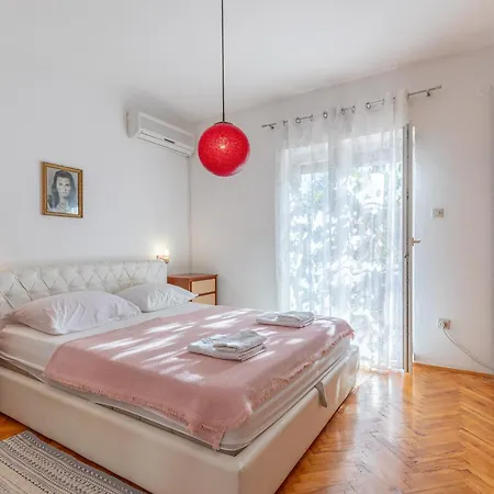 Tinka, No 1 Apartment Starigrad Paklenica