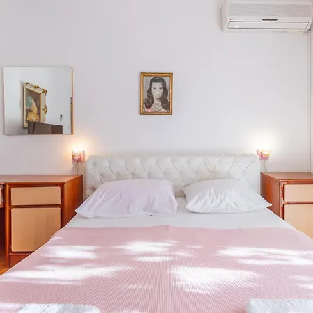 Tinka, No 1 Starigrad Paklenica