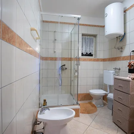 Tinka, No 1 Pensjonat 3*