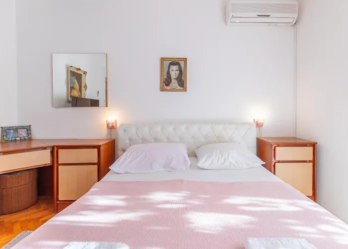 Tinka, No 1 Starigrad Paklenica